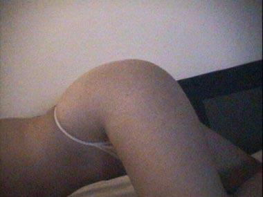 Femme pour mec qui se branle à la webcam